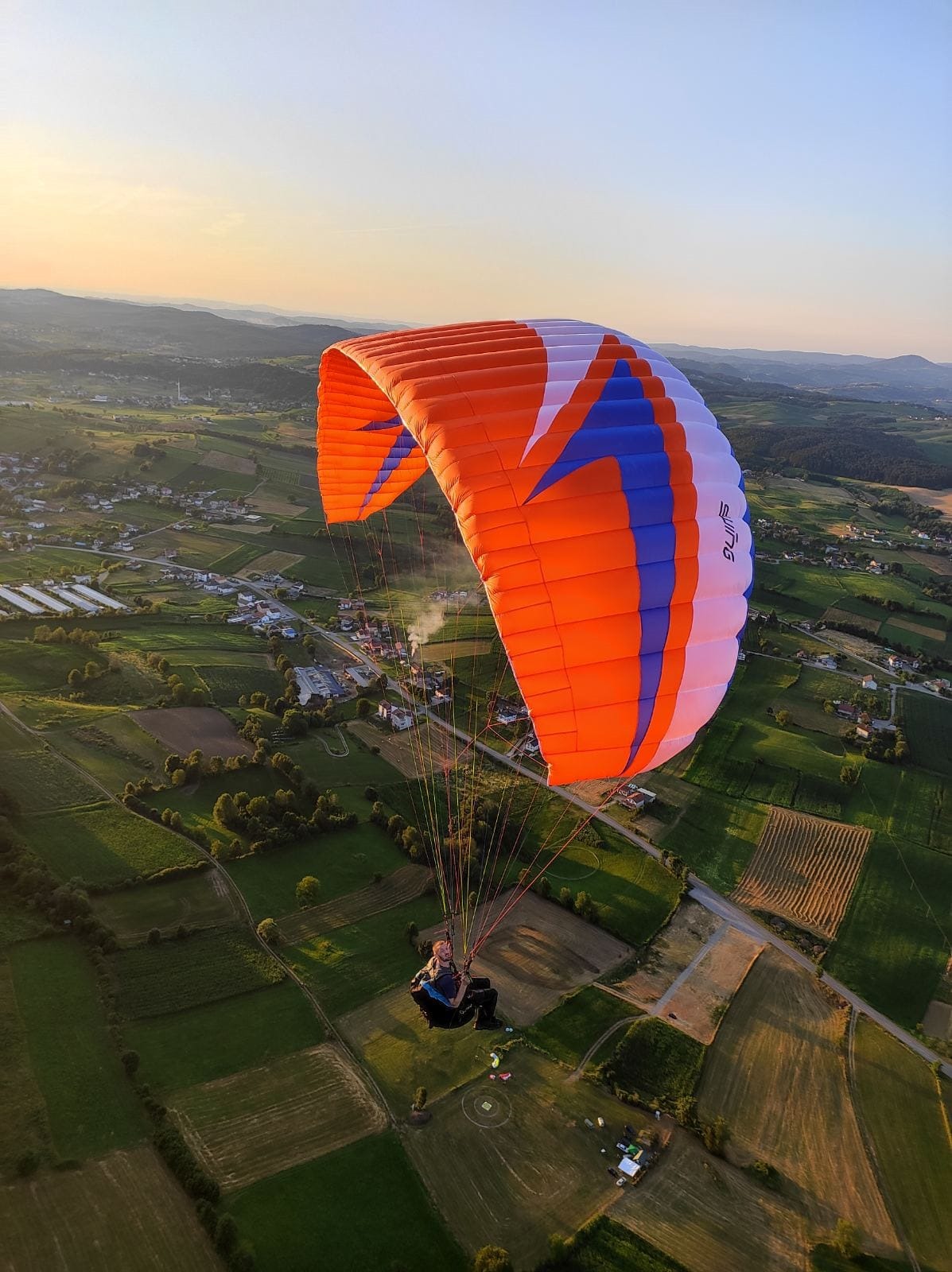 Paragliding in Cazin