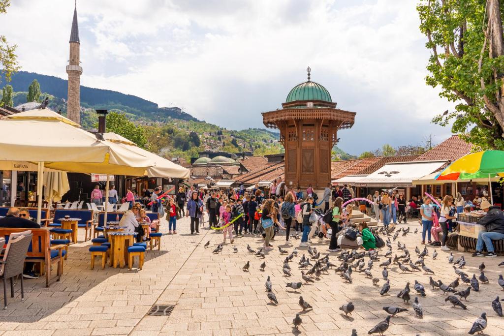 Baščaršija, the tour of the city, and historical sights