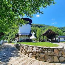 Visit and stay at the traditional etno village Natura Art in Bihac